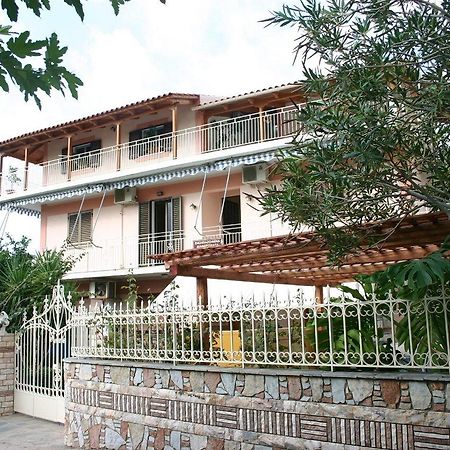 Liocharis Apartments Лурдата Екстериор снимка
