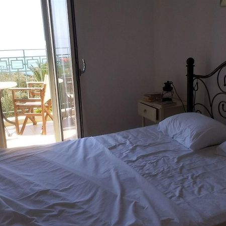 Liocharis Apartments Лурдата Екстериор снимка