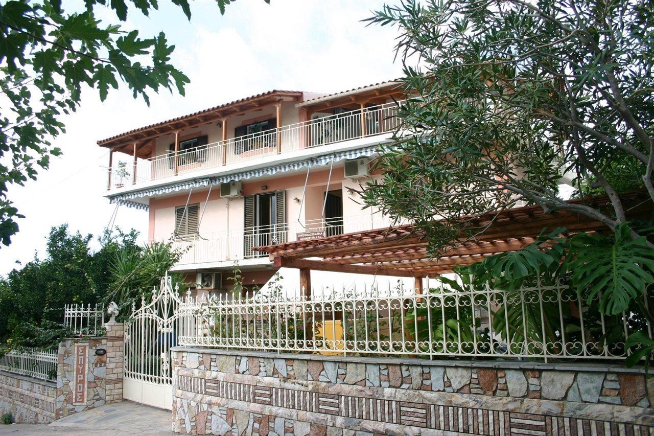 Liocharis Apartments Лурдата Екстериор снимка