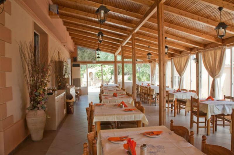 Liocharis Apartments Лурдата Екстериор снимка