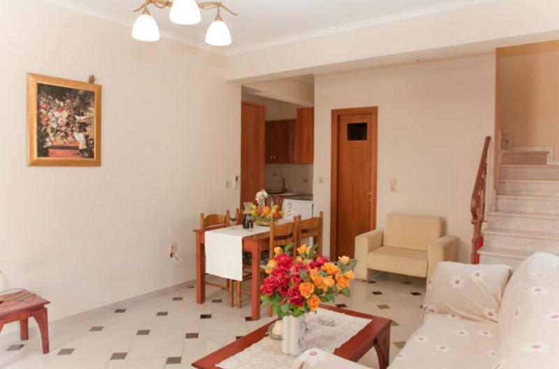 Liocharis Apartments Лурдата Екстериор снимка