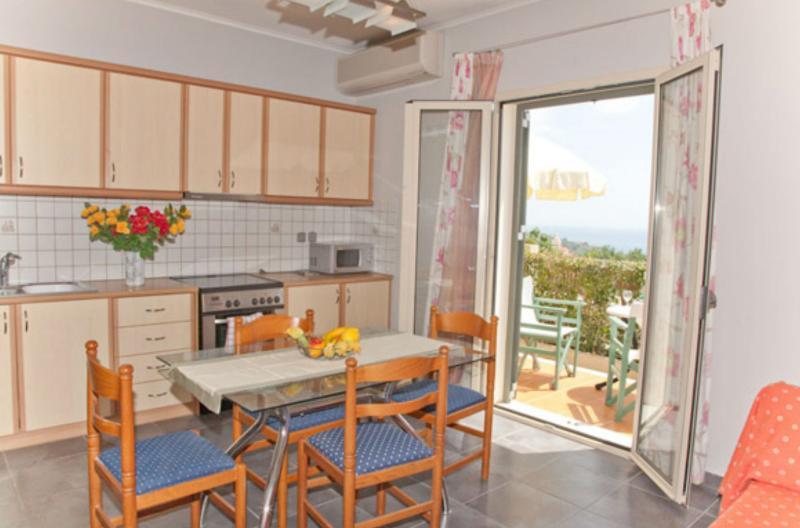 Liocharis Apartments Лурдата Екстериор снимка