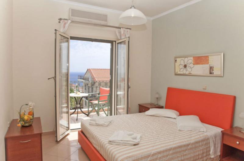 Liocharis Apartments Лурдата Екстериор снимка
