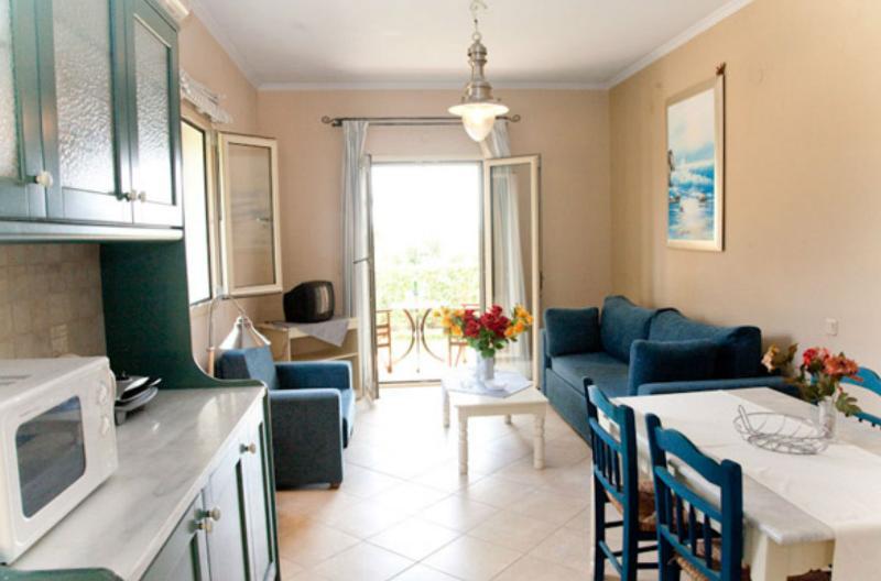 Liocharis Apartments Лурдата Екстериор снимка