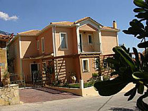 Liocharis Apartments Лурдата Екстериор снимка